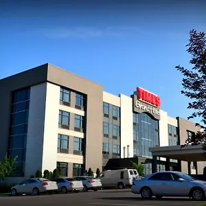 Hotel Grand Times - Aeroport De, Québec