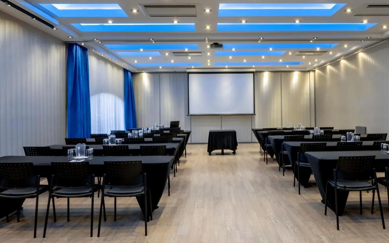 Lhotelquebec Hotel